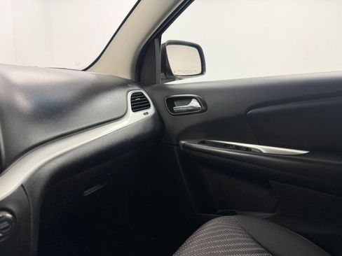 Used 2017 Dodge Journey SE w/ Flexible Seating Group FWD image 63