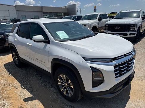 Used 2025 Chevrolet Equinox LT FWD image 1