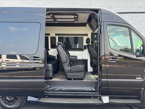 Used 2022 Mercedes-Benz Sprinter 2500 image 7