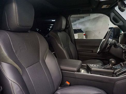 Used 2026 Lexus GX 550 AWD/4WD image 17
