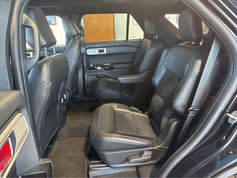 Used 2023 Ford Explorer ST-Line w/ Class IV Trailer Tow Package AWD/4WD image 30