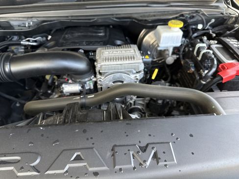 Used 2024 RAM 1500 Laramie AWD/4WD image 32