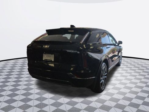 Certified 2025 Cadillac Optiq Sport 2 w/ LPO, Floor Liner Package AWD/4WD image 8