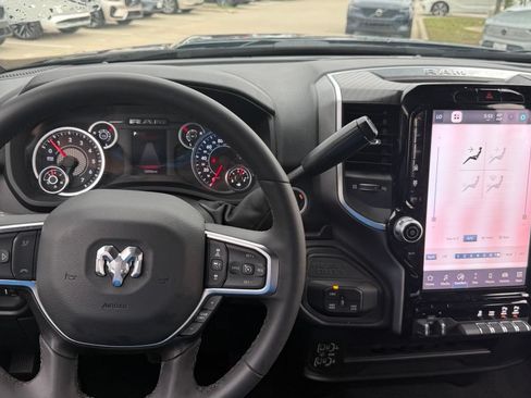 Used 2025 RAM 2500 Big Horn AWD/4WD image 17