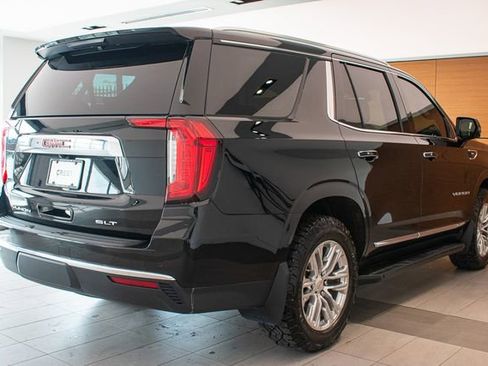 Used 2023 GMC Yukon SLT w/ SLT Luxury Package AWD/4WD image 6