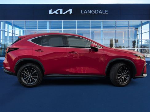 Used 2023 Lexus NX 250 FWD image 3