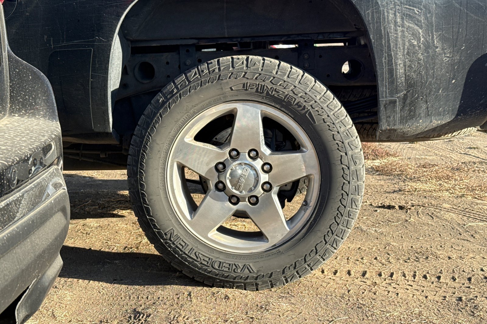 Used 2011 GMC Sierra 2500 Denali AWD/4WD image 3