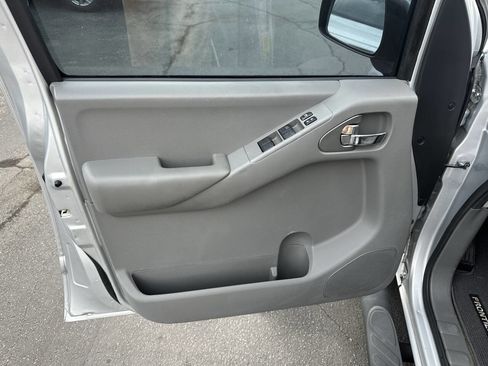 Used 2014 Nissan Frontier SV w/ SV Value Truck Package image 10