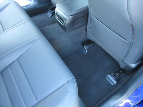 Used 2025 Lexus IS 350 F Sport w/ Navigation Package image 21