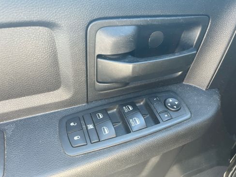 Used 2017 RAM 1500 Express w/ Express Value Package image 4