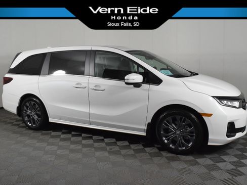 New 2026 Honda Odyssey Touring image 1