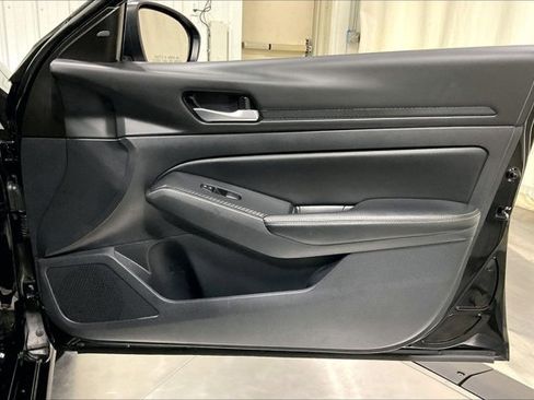 Used 2025 Nissan Altima 2.5 SV image 24