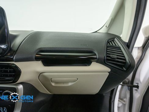 Used 2018 Ford EcoSport Titanium w/ Titanium Cold Weather Package AWD/4WD image 42
