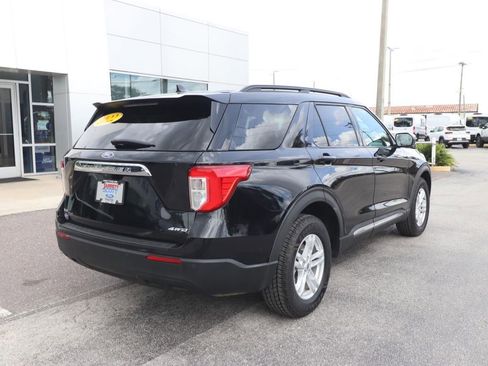 Used 2022 Ford Explorer XLT image 13