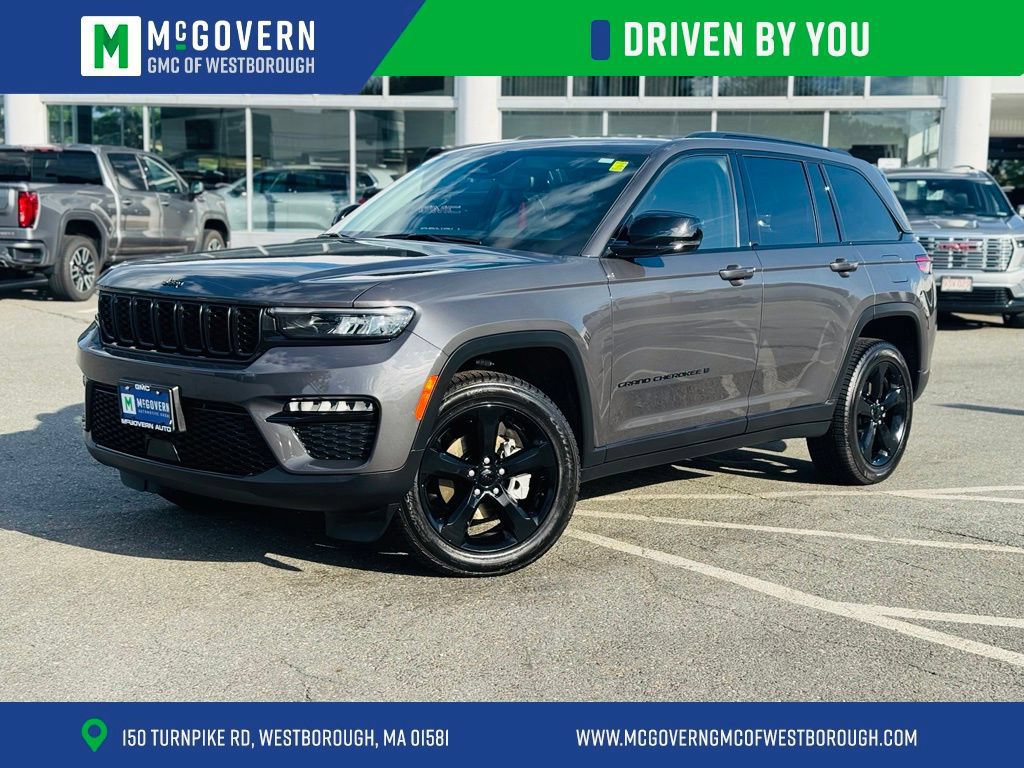 Used 2024 Jeep Grand Cherokee Limited w/ Black Appearance Package AWD/4WD image 1