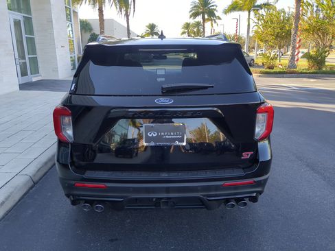 Used 2020 Ford Explorer ST w/ ST Street Pack image 5