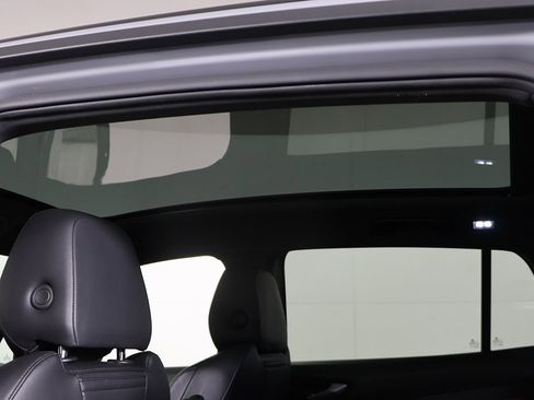 Used 2021 Volkswagen ID.4 Pro S image 21