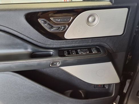 Used 2025 Lincoln Aviator Reserve w/ Equipment Group 201A AWD/4WD image 13