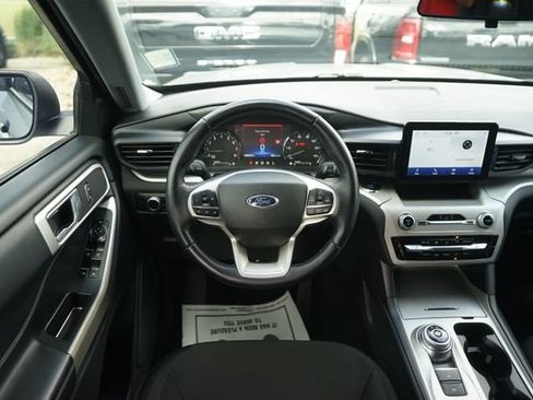 Used 2022 Ford Explorer XLT RWD image 23