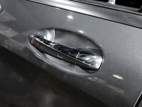 Used 2019 Mercedes-Benz S 560 Sedan image 40