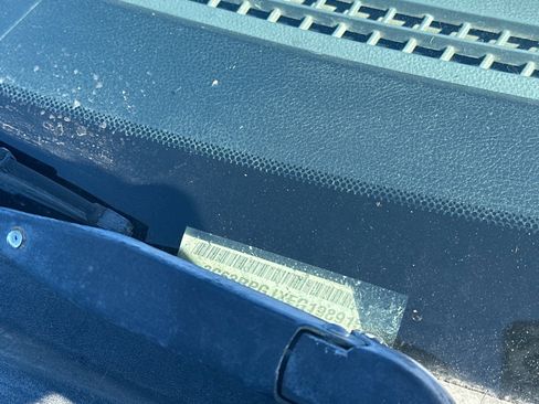 Used 2014 RAM 3500 Tradesman w/ Chrome Appearance Group image 9