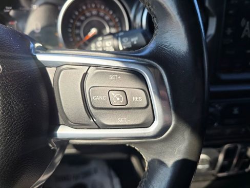 Used 2021 Jeep Wrangler Unlimited Sahara AWD/4WD image 15