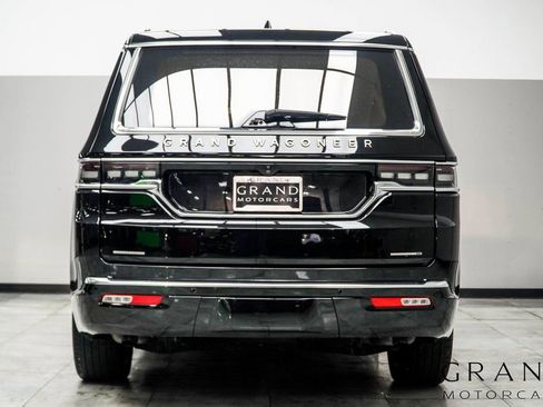 Used 2022 Jeep Grand Wagoneer Series III w/ Rear Seat Video Group 1 image 11