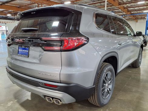 New 2026 GMC Acadia Elevation image 8