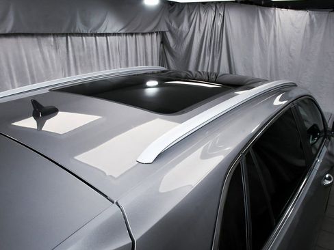 Used 2021 Volkswagen Atlas Cross Sport SEL R-Line image 83