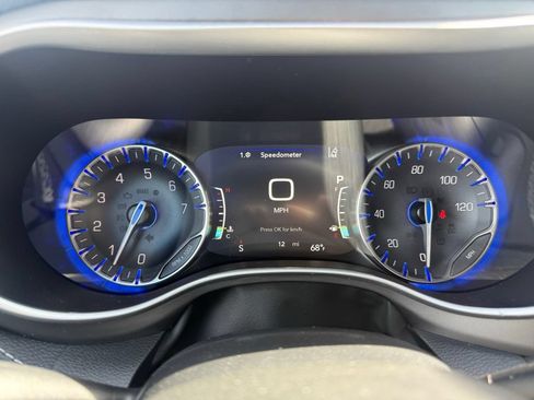 New 2027 Chrysler Pacifica Select w/ Family Tech Group FWD image 22