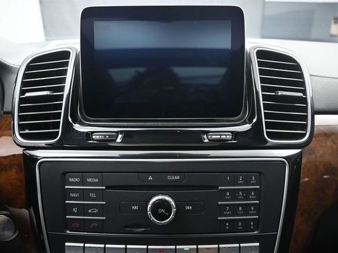 Used 2017 Mercedes-Benz GLS 450 4MATIC image 11