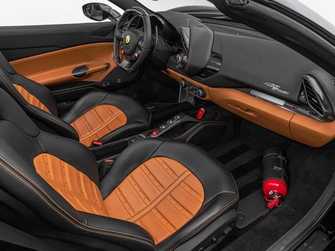 Certified 2017 Ferrari 488 Spider Base image 35