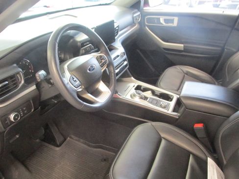 Certified 2022 Ford Explorer XLT w/ Equipment Group 202A image 24