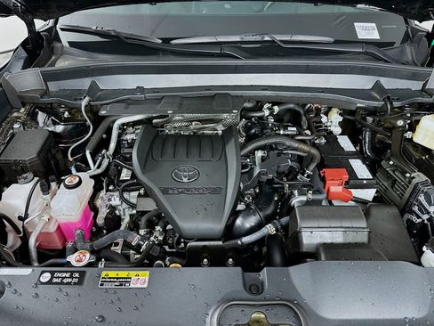 Certified 2024 Toyota Grand Highlander Platinum image 33