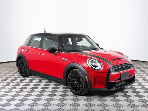 Used 2022 MINI Cooper S image 3