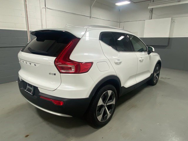 Used 2024 Volvo XC40 B5 Core AWD/4WD image 3