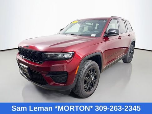 Used 2024 Jeep Grand Cherokee Altitude image 3