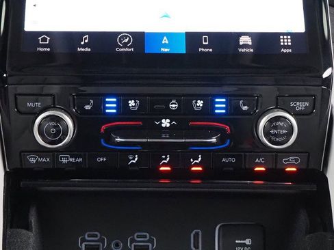 Used 2023 Jeep Grand Cherokee Overland image 29