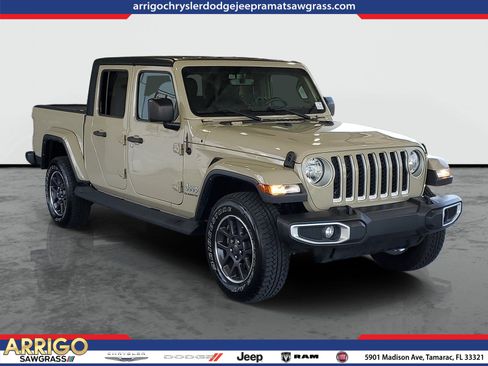 Used 2022 Jeep Gladiator Overland w/ Popular Equipment Package AWD/4WD image 1