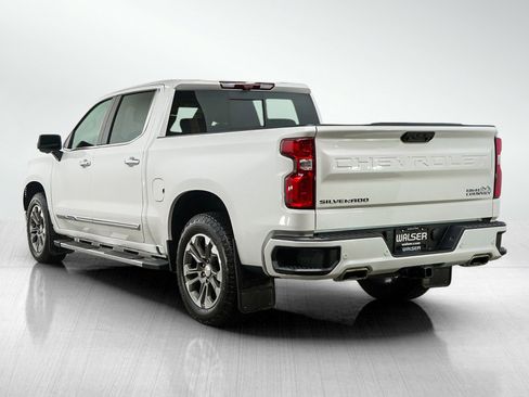 Used 2024 Chevrolet Silverado 1500 High Country w/ Technology Package AWD/4WD image 3