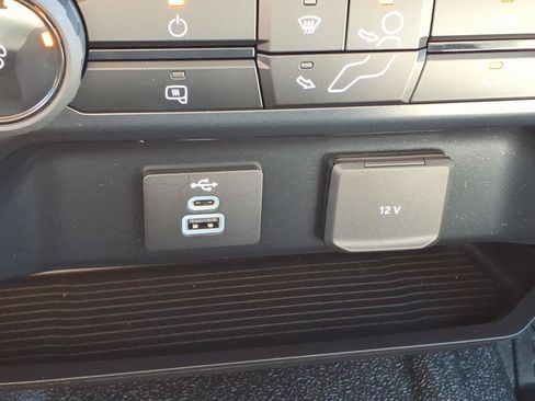 Used 2024 Ford F250 XL RWD image 17