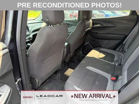 Used 2022 Chevrolet TrailBlazer LT w/ Convenience Package AWD/4WD image 17