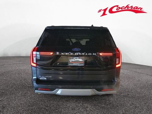 Used 2025 Ford Expedition Platinum image 19
