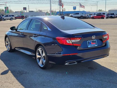 Used 2018 Honda Accord Touring image 5