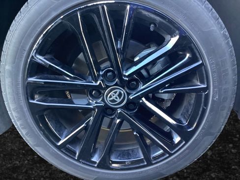 Used 2025 Toyota Camry SE image 25