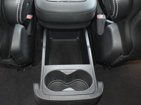 Used 2021 Chrysler Pacifica Limited w/ S Appearance Package image 40