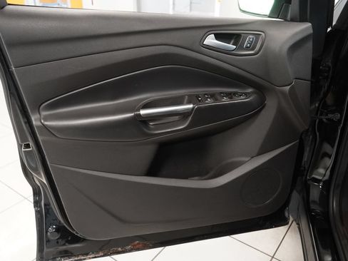 Used 2019 Ford Escape SE FWD image 15