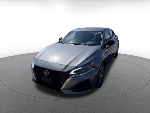 Used 2025 Nissan Altima 2.5 SV image 7