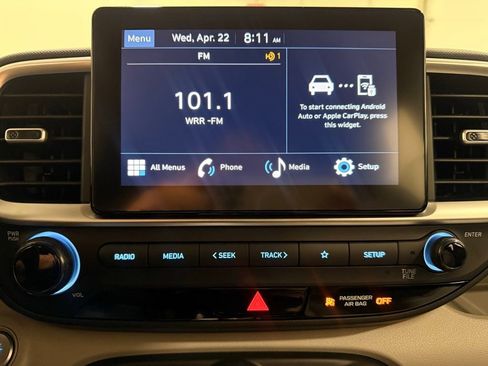 Used 2025 Hyundai Venue SEL FWD image 20