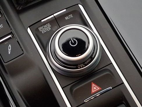 Used 2022 Maserati Levante GT image 30